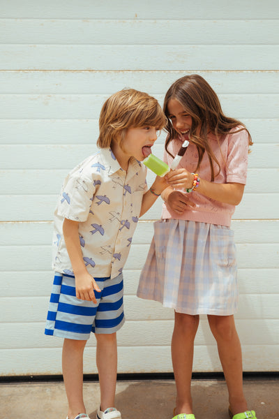 Summer Printed Shirt Tiago Bird Print van Wander & Wonder met een pastel vogelprint. | Verkrijgbaar bij Little Fashion Addict
