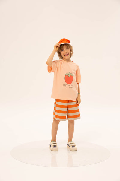 Persimmon T-shirt Sunset van Wander & Wonder in perzikkleur met een persimmon print. Unisex T-shirt voor jongens en meisjes. | Verkrijgbaar bij Little Fashion Addict