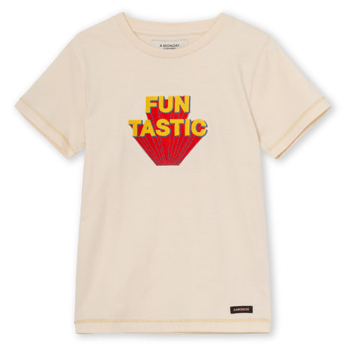 T-shirt voor jongens en meisjes 'Funtastic' in butter cream kleur van A Monday in Copenhagen - Verkrijgbaar bij Littlefashionaddict.com