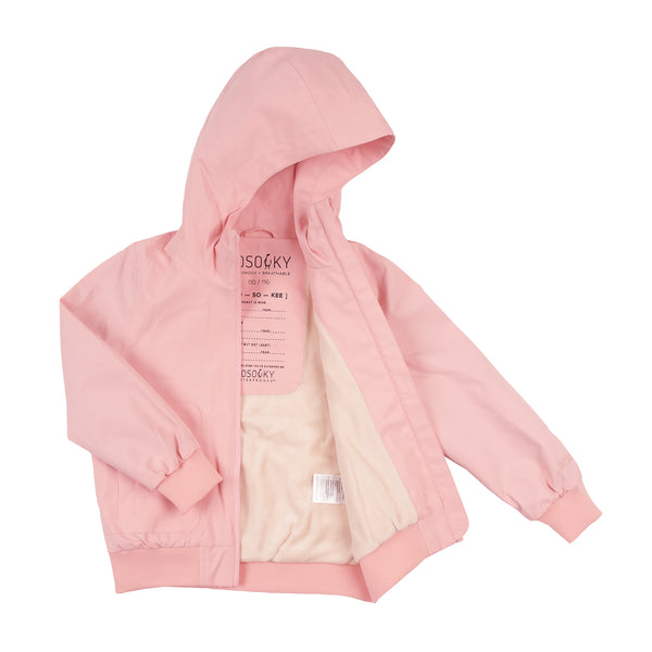 Waterdichte meisjesjas Blue Bird van Gosoaky in First Blush Pink met zachte voering. | Verkrijgbaar bij Little Fashion Addict