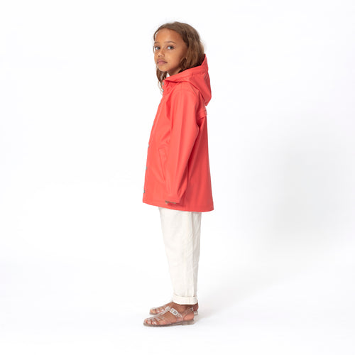 Gosoaky regenjas voor kinderen, waterbestendig en modieus in levendig cayenne rood. | Verkrijgbaar bij Little Fashion Addict