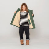 Uniseks Gosoaky 'Sleeping Pigeon' kinderjas in deep lichen green, waterdicht en winddicht. | Ontdek Gosoaky bij Little Fashion Addict