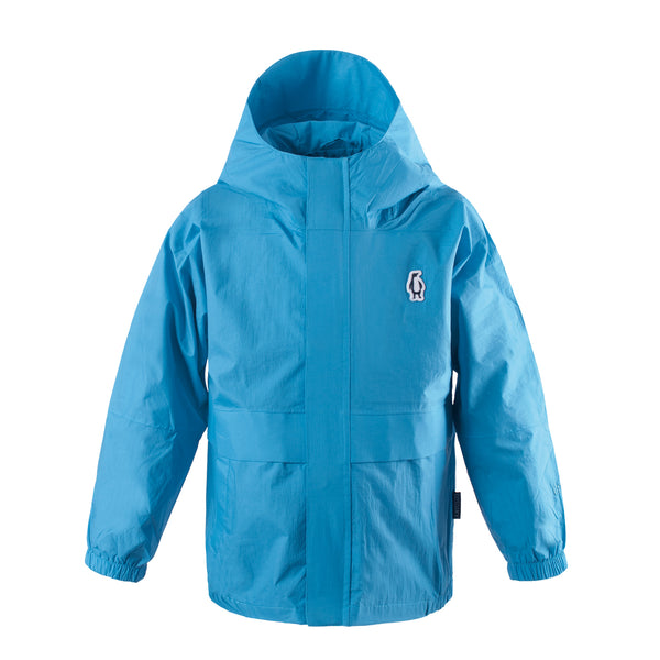 Korte blauwe regenjas voor jongens en meisjes van Gosoaky – model The Lion. | Verkrijgbaar bij Little Fashion Addict