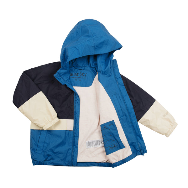 Gosoaky The Lion regenjas voor jongens in blauw met kleurvlakken - Verkrijgbaar bij Little Fashion Addict