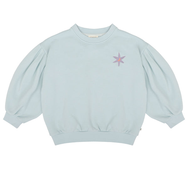 Meisjes sweater van Jenest in pastelblauw met ballonmouwen en sterdetail | verkrijgbaar bij Little Fashion Addict