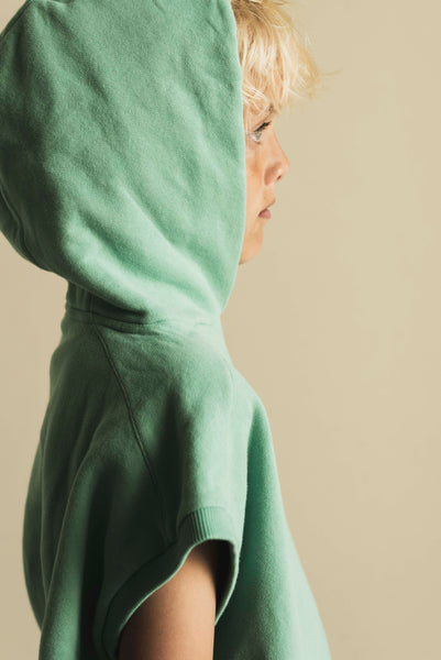 Mouwloze Hoody in het lichtgroen voor jongens en meisjes van Jenest. | Taka Sleevless Hoody Watermelon Green | Verkrijgbaar bij Little Fashion Addict