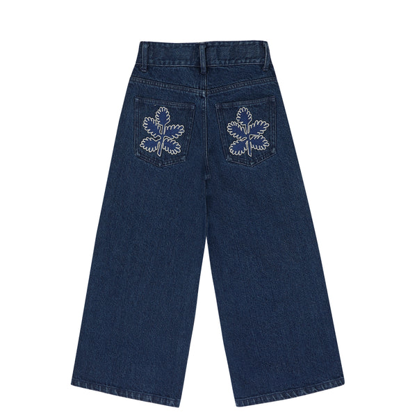 Donkerblauwe meisjesjeans van Jenest met wijde pijpen en bloemenborduursel op de achterzakken – gemaakt van 100% duurzame katoen. | Sera Denim Pants Dark Wash | Ontdek Jenest bij Little Fashion Addict