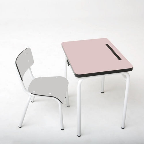 Retro kinderstoel in het lichtgrijs van Les Gambettes - Little Suzie model voor kinderen van 3 - 6 jaar | Verkrijgbaar bij Little Fashion Addict