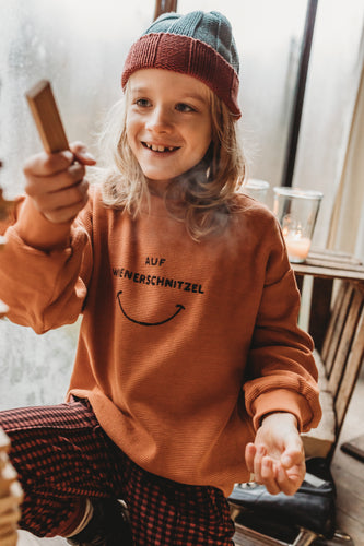 Littlefashionaddict - Sproet & Sprout - AW23 - The Alpine Hut - Sweatshirt Waffle Auf Wiederschnitzel - Voor jongens - Vanaf 4 tot 10 jaar in stock en verkrijgbaar bij Little Fashion Addict