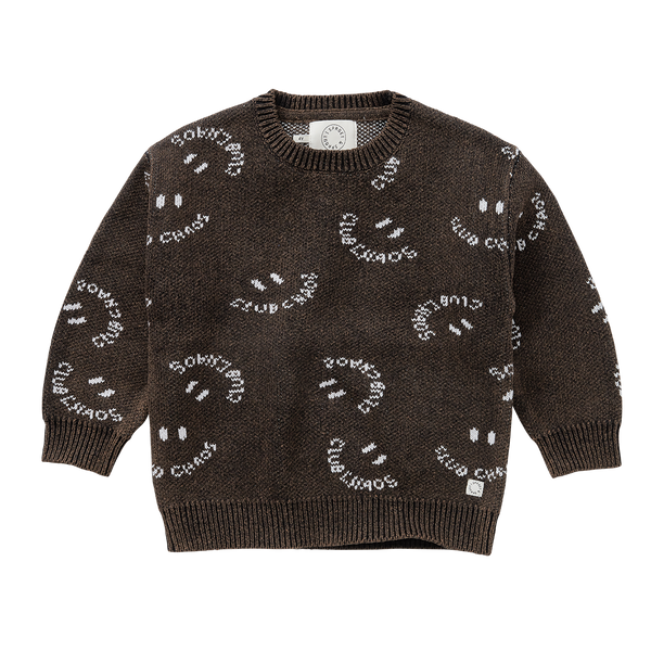 Gebreide jongenstrui in Washed Black (gewassen zwart) met ingeweven Club Chaos-patroon van Sproet & Sprout.
