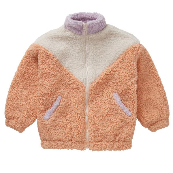 Teddy meisjesjas met colourblock in zand, perzik en zacht lila uit de Club Chaos collectie van Sproet & Sprout.