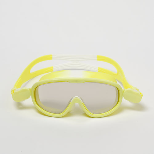 Geel duikmasker voor kinderen van Sunnylife in haaienvorm – model Salty the Shark, geschikt vanaf 3 jaar | Ontdek Sunnylife bij Little Fashion Addict
