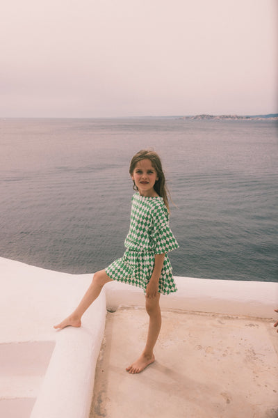 We Are Kdis T-shirt Dylan Green Diamonds – Vrolijk eT-shirt voor meisjes met groen diamantenpatroon, gemaakt van biologisch katoen | Verkrijgbaar bij Little Fashion Addict