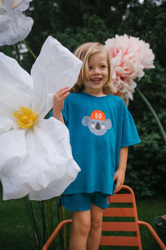 Unisex short in saliegroen badstof – Daily Brat very berry towel short | Verkrijgbaar bij Little Fashion Addict