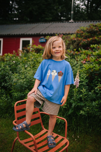 smize cream t-shirt marine Daily Brat – comfortabele basic t-shirt voor jongens en meisjes met speelse print | Verkrijgbaar bij Little Fashion Addict