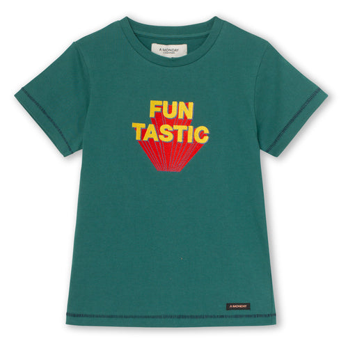 T-shirt voor jongens 'Funtastic' in het donkergroen van A Monday in Copenhagen - Verkrijgbaar bij Littlefashionaddict.com