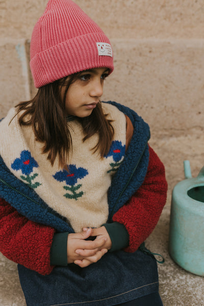 Gebreide trui met handgebreide uitstraling en bloemenmotief voor meisjes van A Monday in Copenhagen | Verkrijgbaar van 4 tot 12 jaar bij Little Fashion Addict