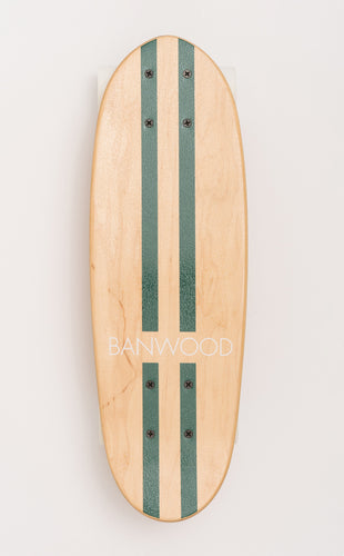 Banwood Skateboard - Natuurkleurig skateboard met donkergroene strepen voor kinderen vanaf 3 jaar - Verkrijgbaar bij Littlefashionaddict.com