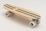 Banwood Skateboard - Natuurkleurig skateboard met donkergroene strepen voor kinderen vanaf 3 jaar - Verkrijgbaar bij Littlefashionaddict.com