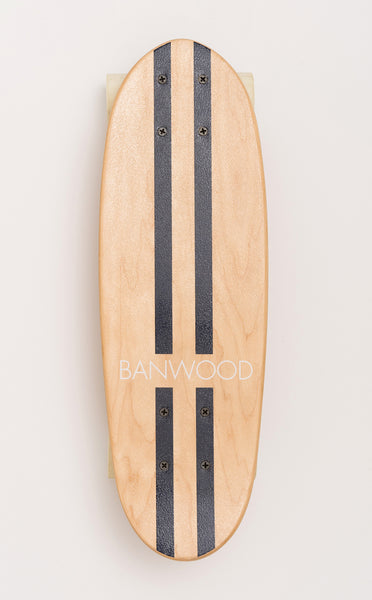 Banwood Skateboard - Natuurkleurig skateboard met donkerblauwe strepen voor kinderen vanaf 3 jaar - Verkrijgbaar bij Littlefashionaddict.com