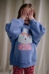 Lichtpaarse meisjessweater Mary Puppins met poedelprint en hartjesbril van Daily Brat – City Notes collectie | Ontdek Daily Brat bij Little Fashion Addict