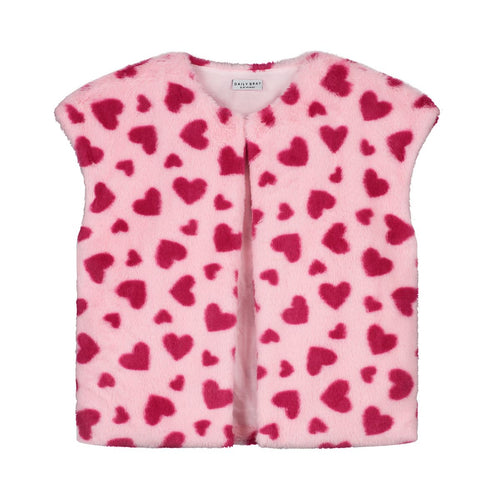 Roze teddy bodywarmer voor meisjes van Daily Brat met rode hartjesprint, mouwloos en zacht gevoerd, ideaal om over een jurk of trui te dragen.