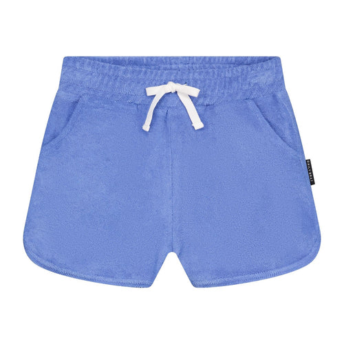 Blauwe badstof short voor jongens van Daily Brat met elastische tailleband | Gigglin Towel Shorts Blue - Verkrijgbaar bij Little Fashion Addict