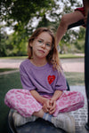Daily Brat lila badstof t-shirt met hartje voor meisjes | Patty Heart Towel T-shirt - Verkrijgbaar bij Little Fashion Addict