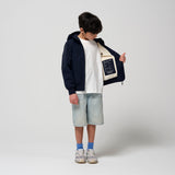 Gosoaky Blue Bird regenjas in donkerblauw voor jongens en meisjes -  Verkrijgbaar bij Little Fashion Addict