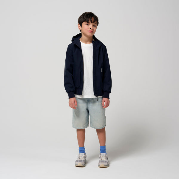 Gosoaky Blue Bird regenjas in donkerblauw voor jongens en meisjes -  Verkrijgbaar bij Little Fashion Addict