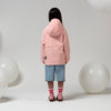 Gosoaky Roaring Cat meisjesregenjas in First Blush Pink, waterdicht en stijlvol. | Verkrijgbaar bij Little Fashion Addict