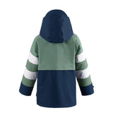 Roaring Mouse regenjas van Gosoaky  | True Blue Multi regenjas voor kinderen, waterdicht en voorzien van speelse gestreepte mouwen. |  Verkrijgbaar bij Little Fashion Addict