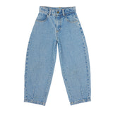 Balloon Denim Pants van Jenest in medium blauwe denim voor jongens en meisjes | Little Fashion Addict