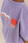 Ben Oversized T-shirt Lavender Purple van Jenest – Lichtpaarse oversized jongens T-shirt met kleine borstprint en En Route print op de rug | Ontdek Jenest bij Little Fashion Addict
