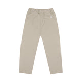 Stone beige Comfy Chino van Jenest voor jongens met elastische tailleband | Little Fashion Addict