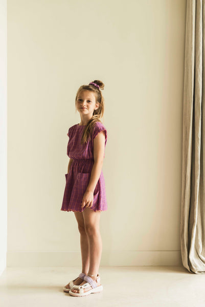 Zomerse jurkje van Jenest in het violet | Kiki Dress Violet Purple Check | verkrijgbaar bij Little Fashion Addict