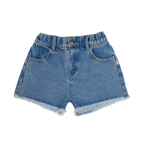 Lilou Denim Shorts van Jenest in medium blauwe denim met geborduurde ster voor meisjes | Little Fashion Addict