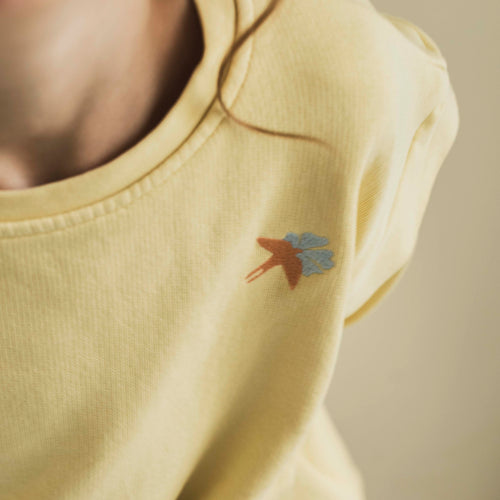 Jenest Balloon Bird Sweater in Faded Yellow voor meisjes | Verkrijbaar van 3/4 tot 9/10 jaar bij Little Fashion Addict