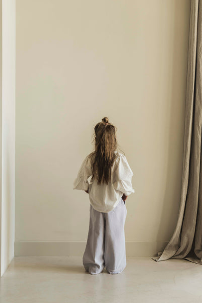 Lichtpaarse meisjesbroek van Jenest | Jenest Flora Pants Light Lavender | Verkrijgbaar bij Little Fashion Addict