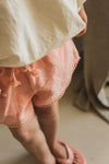 Stijlvolle abrikooskleurige short voor meisjes van Jenest | Mimi Shorts Peach Orange | Verkrijgbaar bij Little Fashion Addict