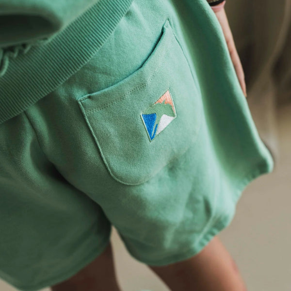 Lichtgroene short voor jongens en meisjes van Jenest. | Xavi Shorts Watermelon Green | Verkrijgbaar bij Little Fashion Addict