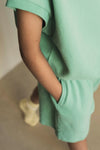 Lichtgroene short voor jongens en meisjes van Jenest. | Xavi Shorts Watermelon Green | Verkrijgbaar bij Little Fashion Addict