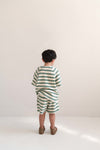 TO T-shirt Sage Green Off White Stripe van Jenest – zachte badstof T-shirt met zachtgroene strepen voor jongens | verkrijgbaar bij Little Fashion Addict