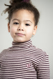 Detail van het borduursel en de geribde stof van de Jenest Tara coltrui | Verkrijgbaar bij Little Fashion Addict