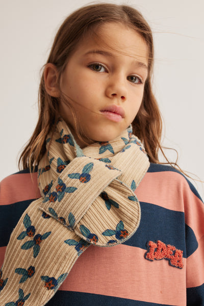 Beige meisjessjaal met fruitprint van Letter To The World. | Perfect voor koude dagen | Verkrijgbaar bij Little Fashion Addict