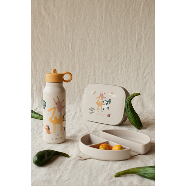 Lunchbox van Liewood in sandy | Arthur Lunchbox Around the World Sandy | Ontdek Liewood bij Little Fashion Addict