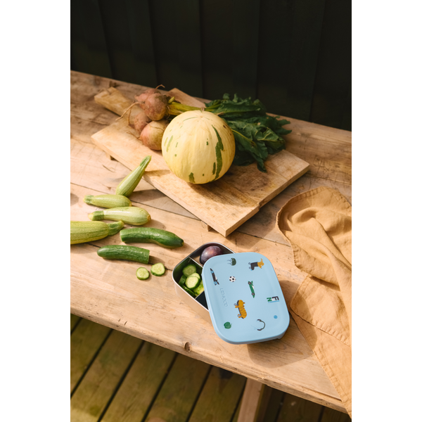 Lunchbox van Liewood in Beach Blue | Arthur Printed Lunchbox Beach Blue | Ontdek Liewood bij Little Fashion Addict