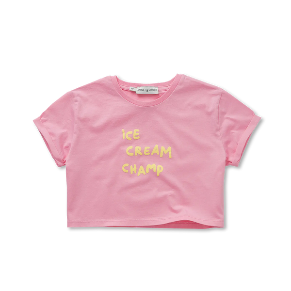 Boxy crop t-shirt ice cream champ podium pink voor meisjes van Sproet & Sprout | Uit de SS26 Champions League of Fun Collectie