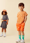 Oranje terry short van Sproet & Sprout voor jongens uit de Champions League of Fun Collectie (SS26) - Verkrijgbaar bij Little Fashion Addict