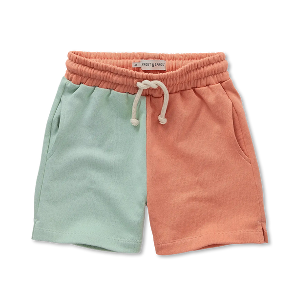 Colourblock sweatshort in oranje en muntgroen voor jongens van Sproet & Sprout uit de Champions League of Fun Collectie